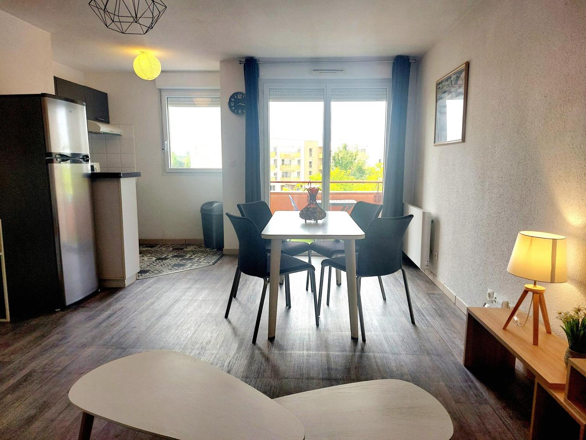 Le Montauriol - Logement Avec Terrasse - Piscine -Tennis - Place De Parking Privee Apartment Montauban Exterior photo